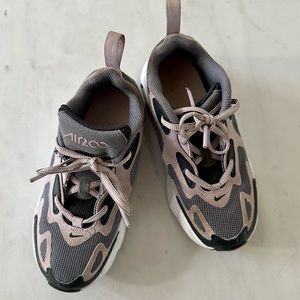 Nike Air Girls sz 12 Sneakers Pink & Grey